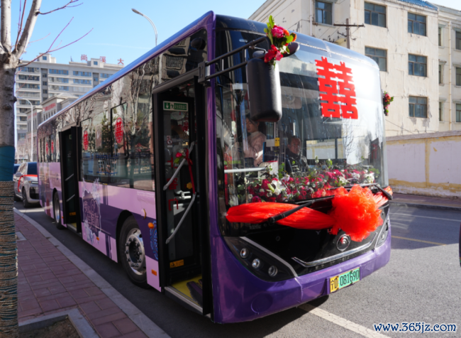 杭州东说念主为啥用公交当婚车